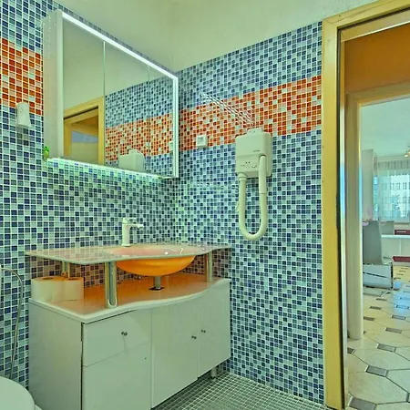 1 Bedroomawesome In דירה *